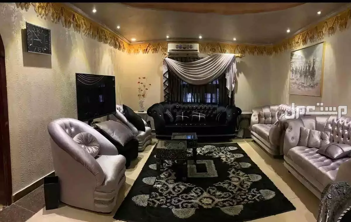 كنب صالة مكون من 5 قطع  في المدينة المنورة بسعر ريال سعودي