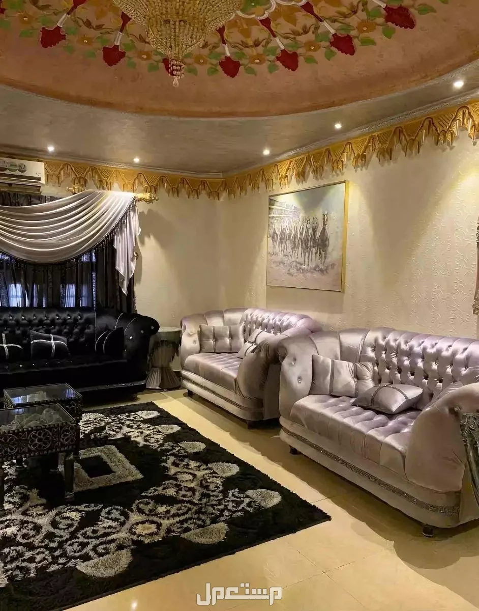 كنب صالة مكون من 5 قطع  في المدينة المنورة بسعر ريال سعودي