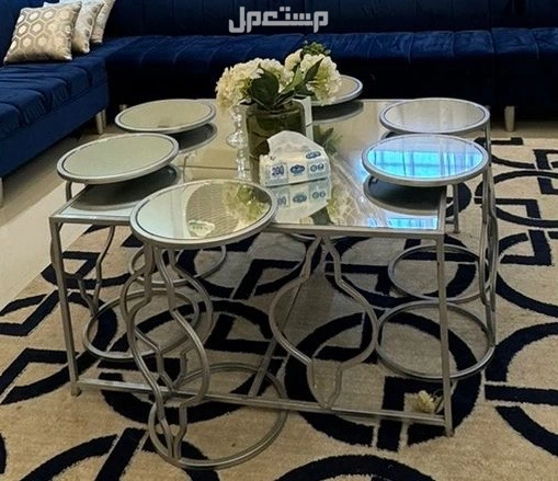 طاولة مراية مقاس متر في متو مع طاولات خدمة مرايا عدد 6 حبات   في الرياض بسعر 300 ريال سعودي