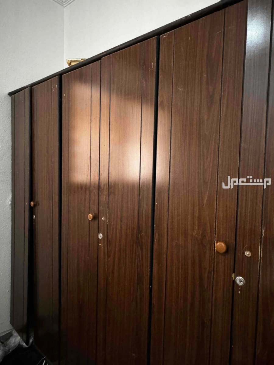 دولاب و سرير بسعر 100 ريال  في الرياض بسعر 100 ريال سعودي دولاب