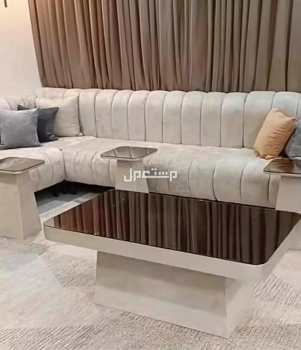 يوجد لدينا تفصيل طاولات ويوجد لدينا تفصيل مداخل