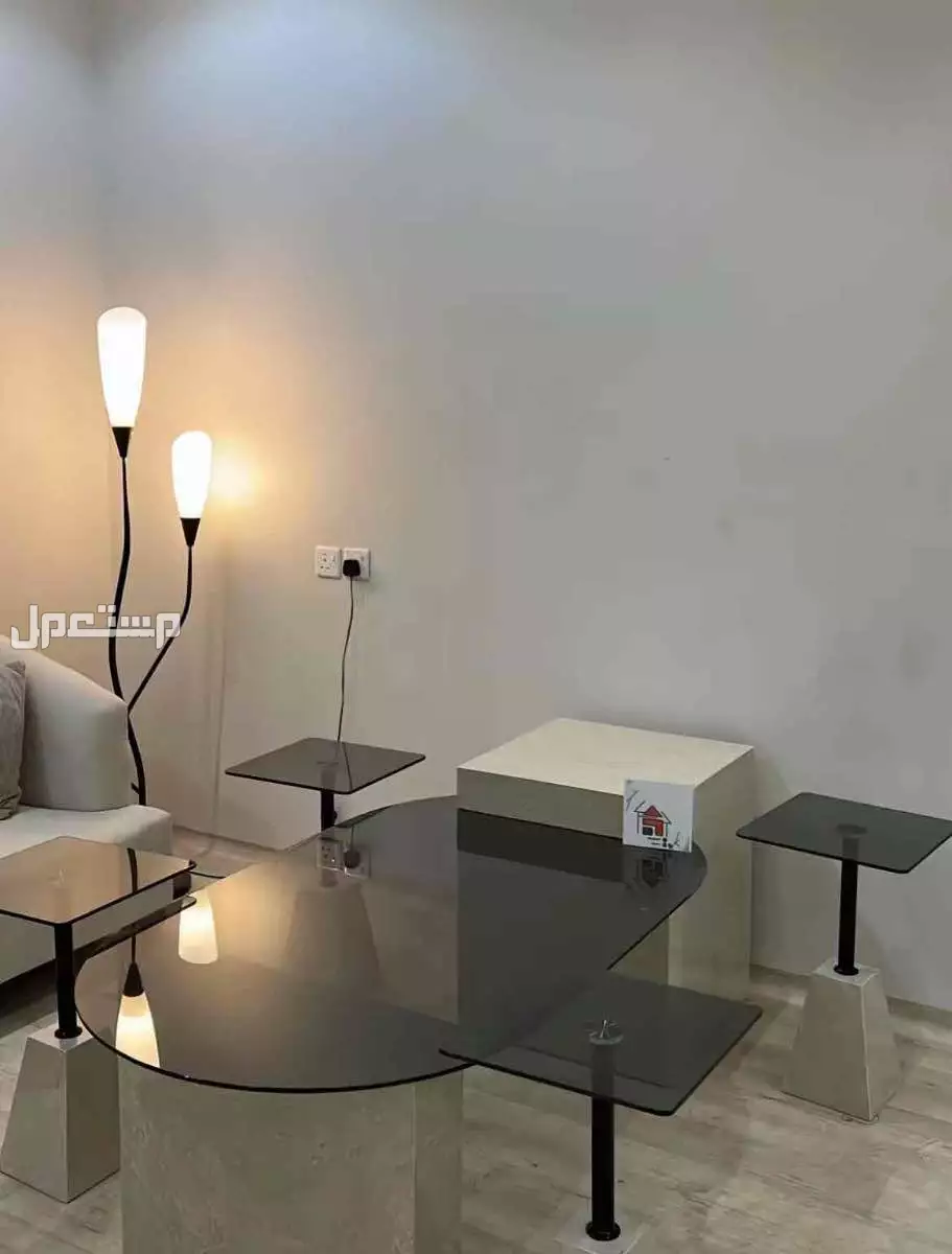 يوجد لدينا تفصيل طاولات ويوجد لدينا تفصيل مداخل