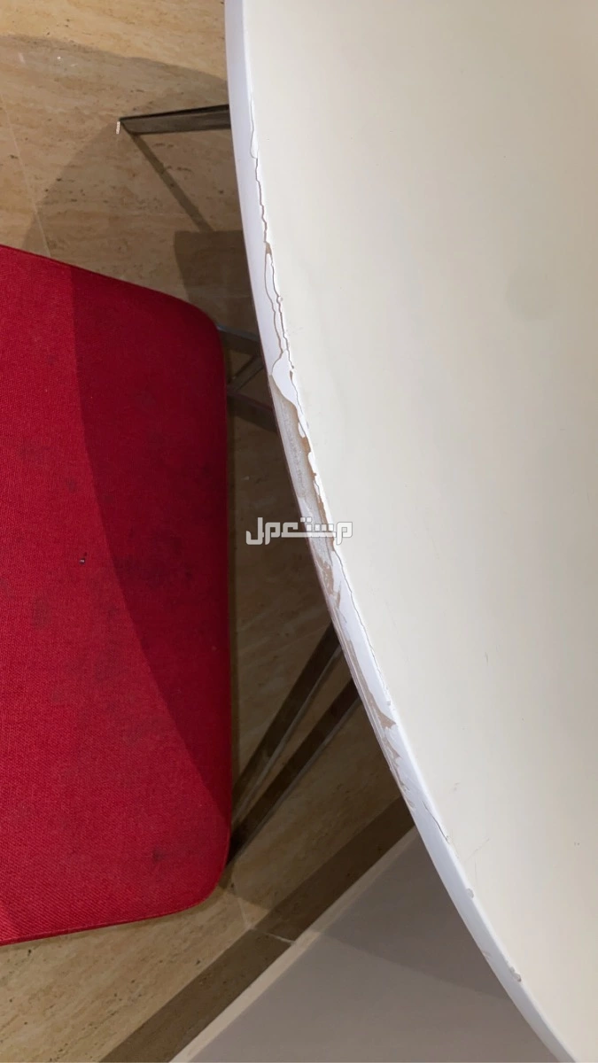 طاوله طعام مع ثلاثه كراسي ب 300 ريال مدينه الرياض غير قابل للتفاوض