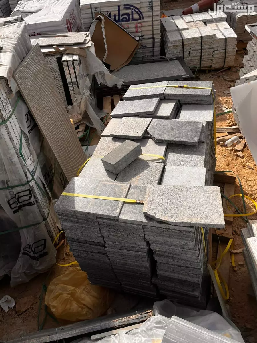جرانيت موصفات متنوعة ومقاسات متنوعة بكميات كبيرة