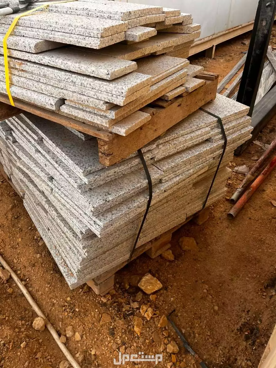 جرانيت موصفات متنوعة ومقاسات متنوعة بكميات كبيرة