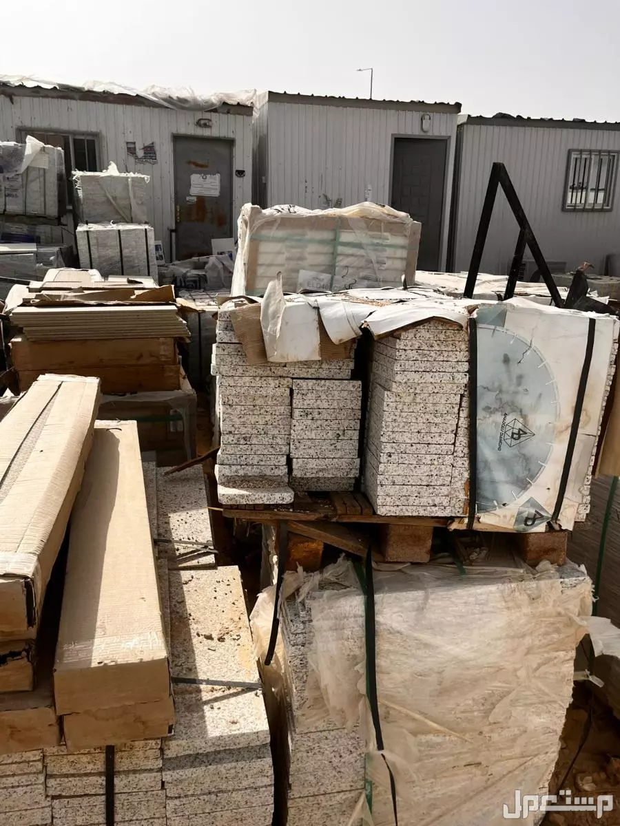 جرانيت موصفات متنوعة ومقاسات متنوعة بكميات كبيرة