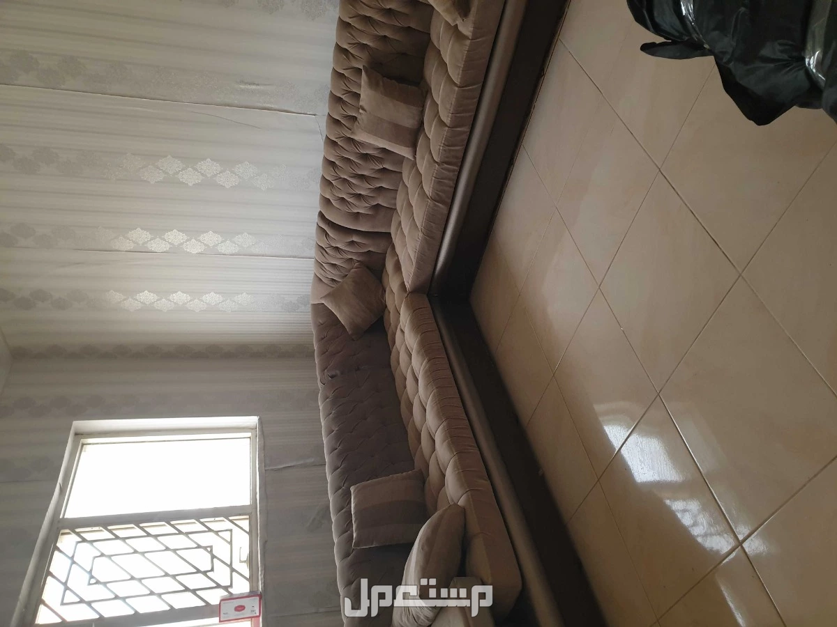 كنب ودولاب وقاعدة سرير صناعة وطنيه في الرياض بسعر 100 ريال سعودي كنب صناعة وطنيه للتبرع