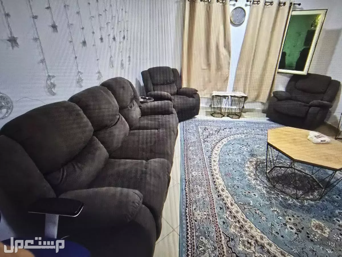 مجلس ليزي بوي . مستخدم . اخو الجديد