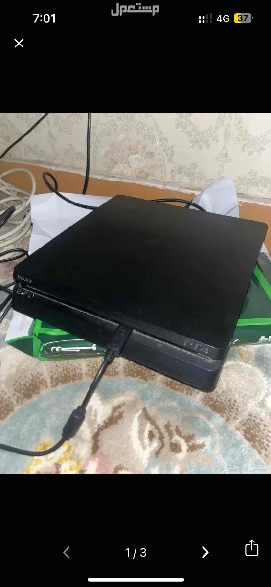 سوني فور و سماعه و يد احترافيه بالرياض بسعر 800 ريال