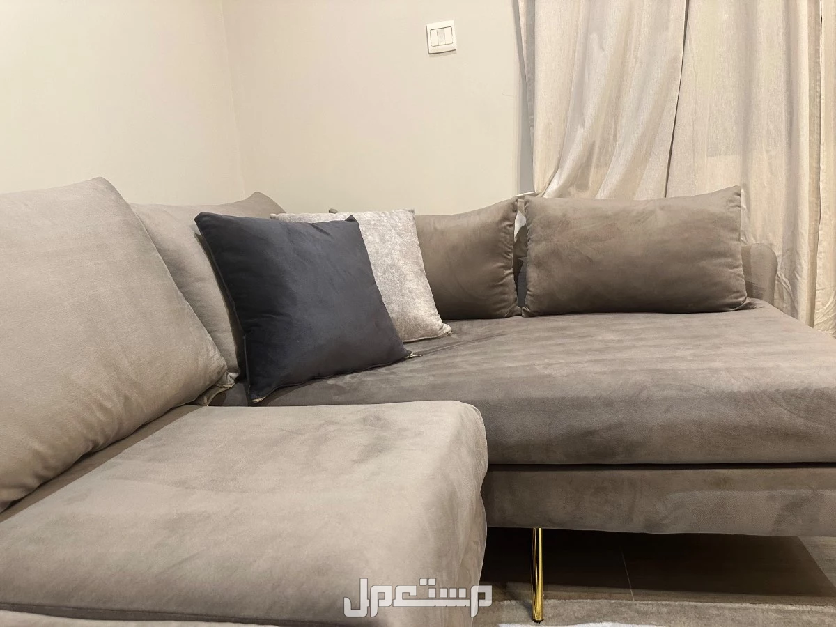 كنب رصاصي زاويه يمين  في شمال الرياض بسعر ألف ريال سعودي