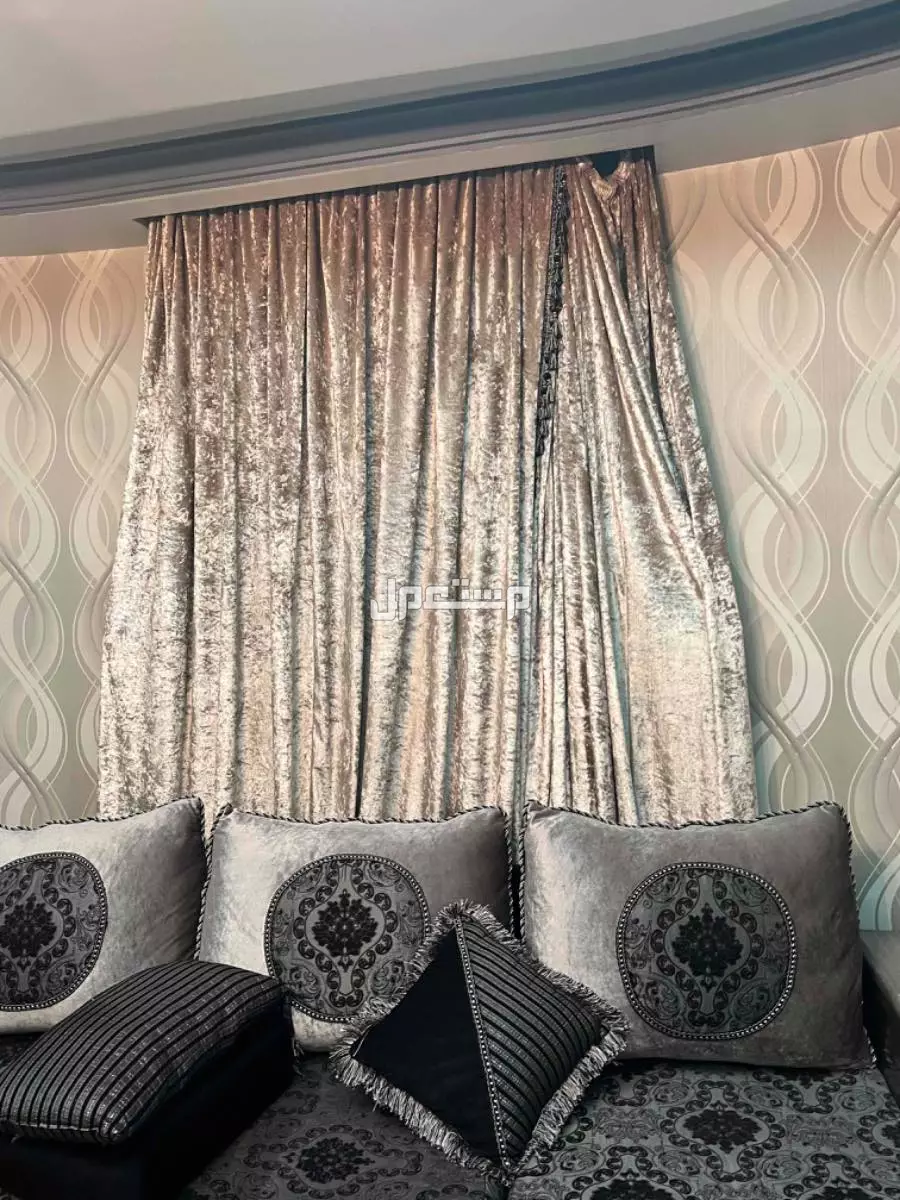 كنب وستاير وطاوله ضيوف للبيع استعمال قليل
