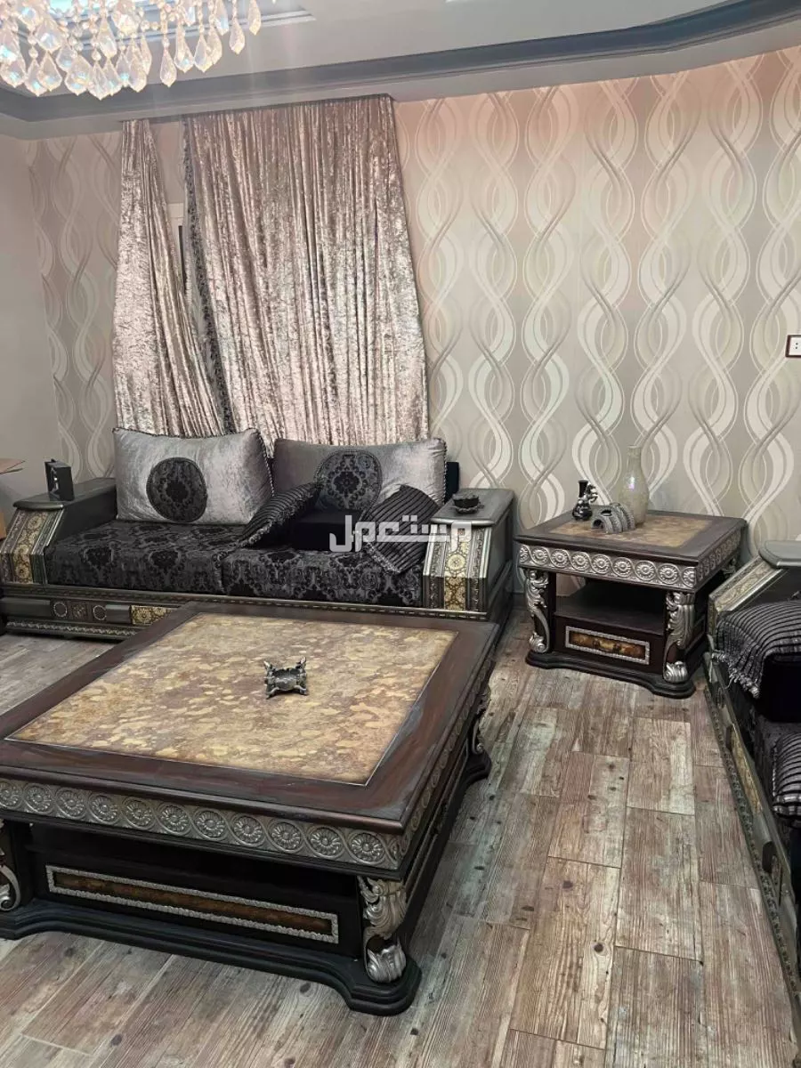 كنب وستاير وطاوله ضيوف للبيع استعمال قليل