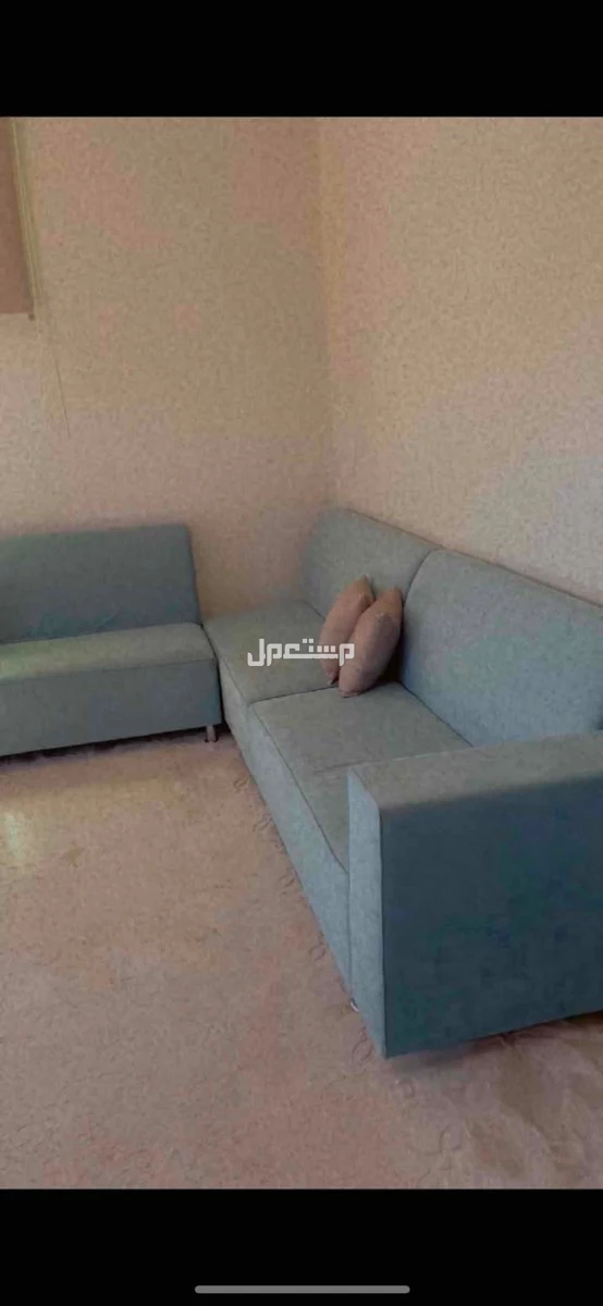 كنب متصل مع طاولات للبيع بسعر 1000 في الرياض بسعر ألف ريال سعودي