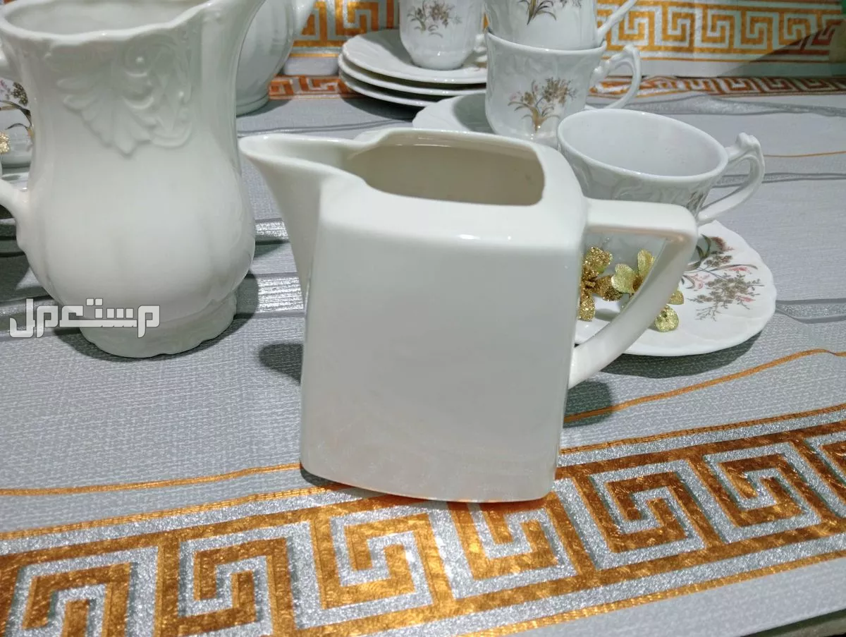 "العرض ده للهانم الأنيقة بس.. طقم شياكة تركي ومعاه 3 لبانات هدية بـ 700 جنيه بس!! السعر ده مستحيل يتكرر، إلحقــي قبل ما يخلص!"