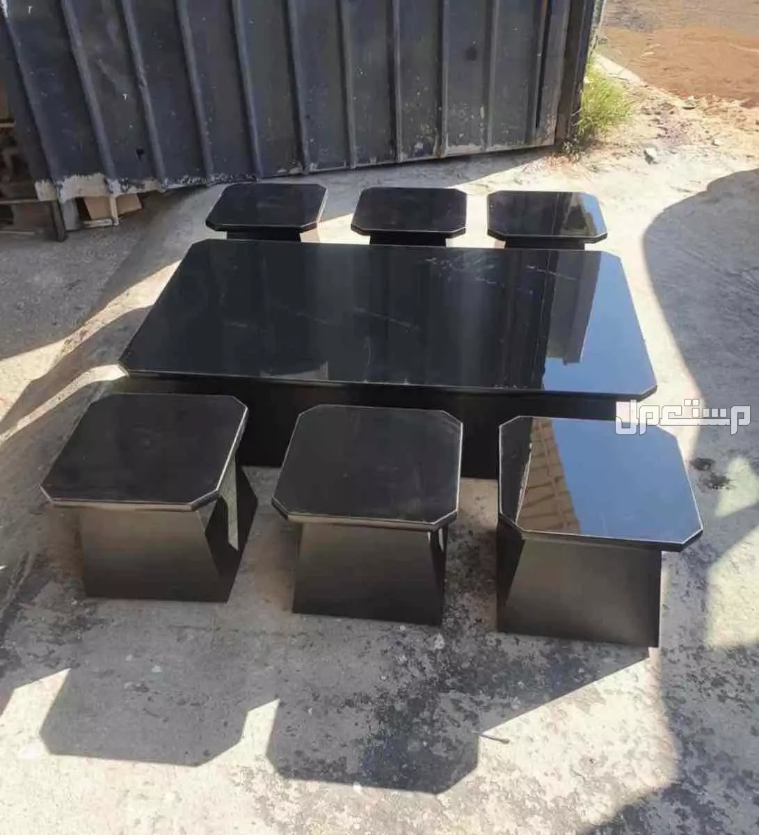يوجد لدينا تفصيل طاولات ويوجد لدينا تفصيل مداخل