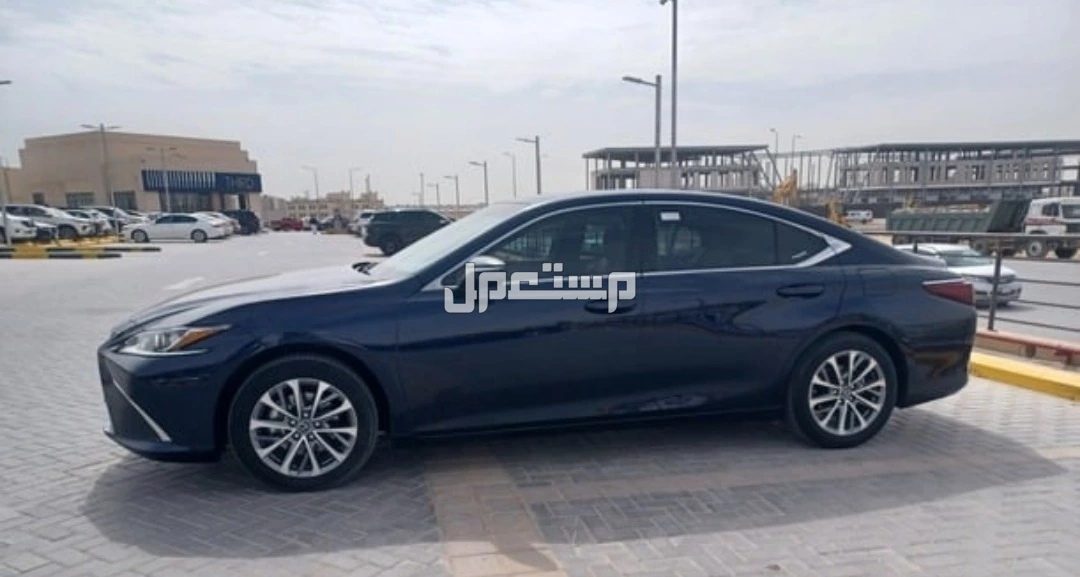 لكزس ES 2023 في الرياض بسعر 170 ألف ريال سعودي