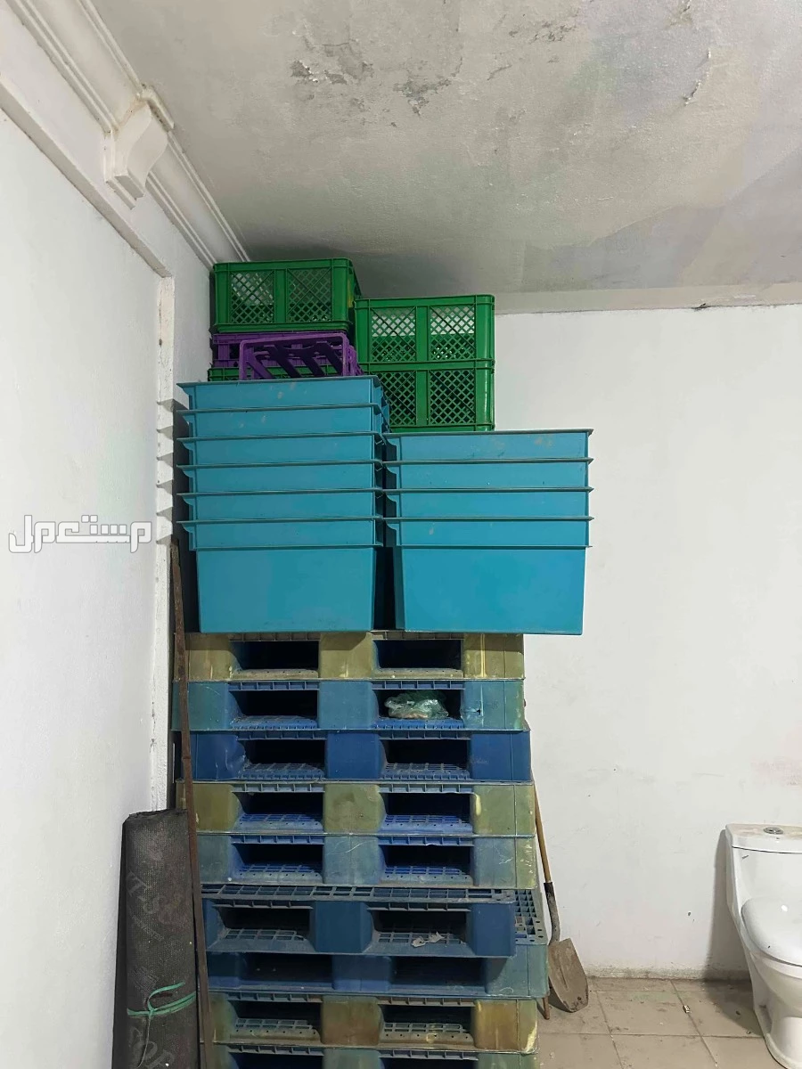 للبيع صناديق وطبليات كبار بسعر 200 ريال
