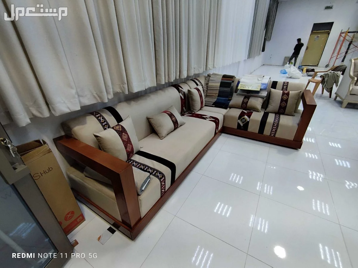 تنجيد كنب ومجالس وتفصيل ستاير وغرف نوم احدث الموديلات واسعار تناسب الجميع اتصل بنا يصلك مندوبنا اينما كنت