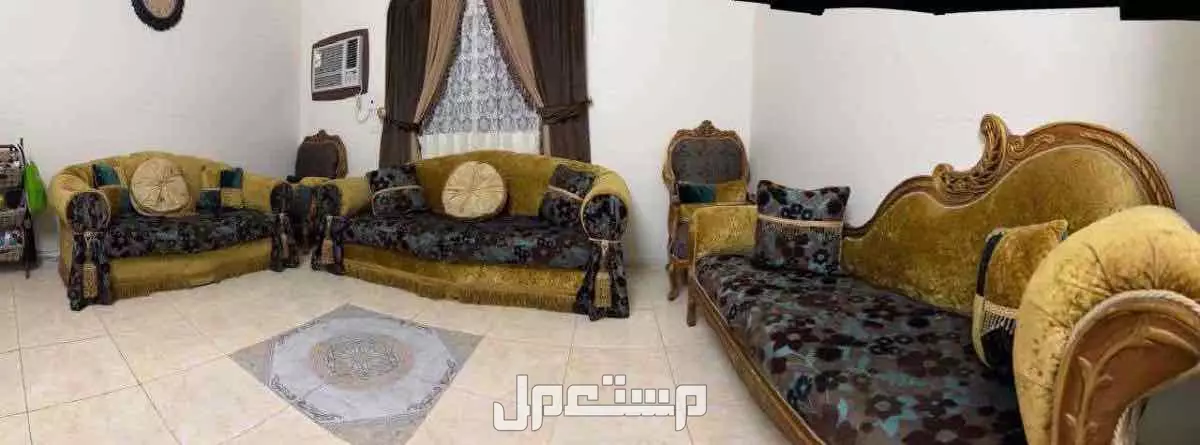 كنب ممتاز سبب البيع , بنقل بيت اصغر .  في جدة بسعر 600 ريال سعودي