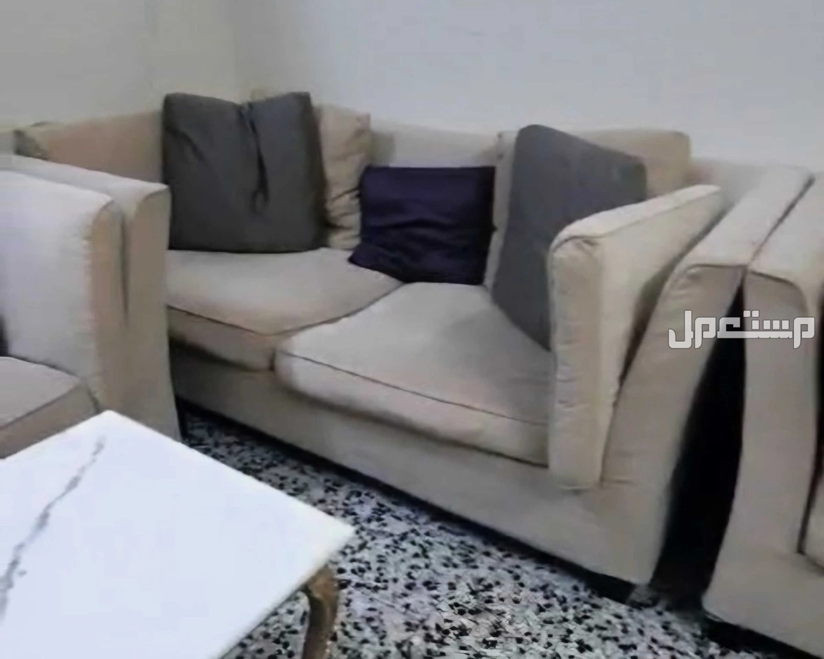 مكه المكرمه العزيزيه النسيم امام مسجد السنوسي  كنب ابيض للببع بسعر 500 ريال سعودي
