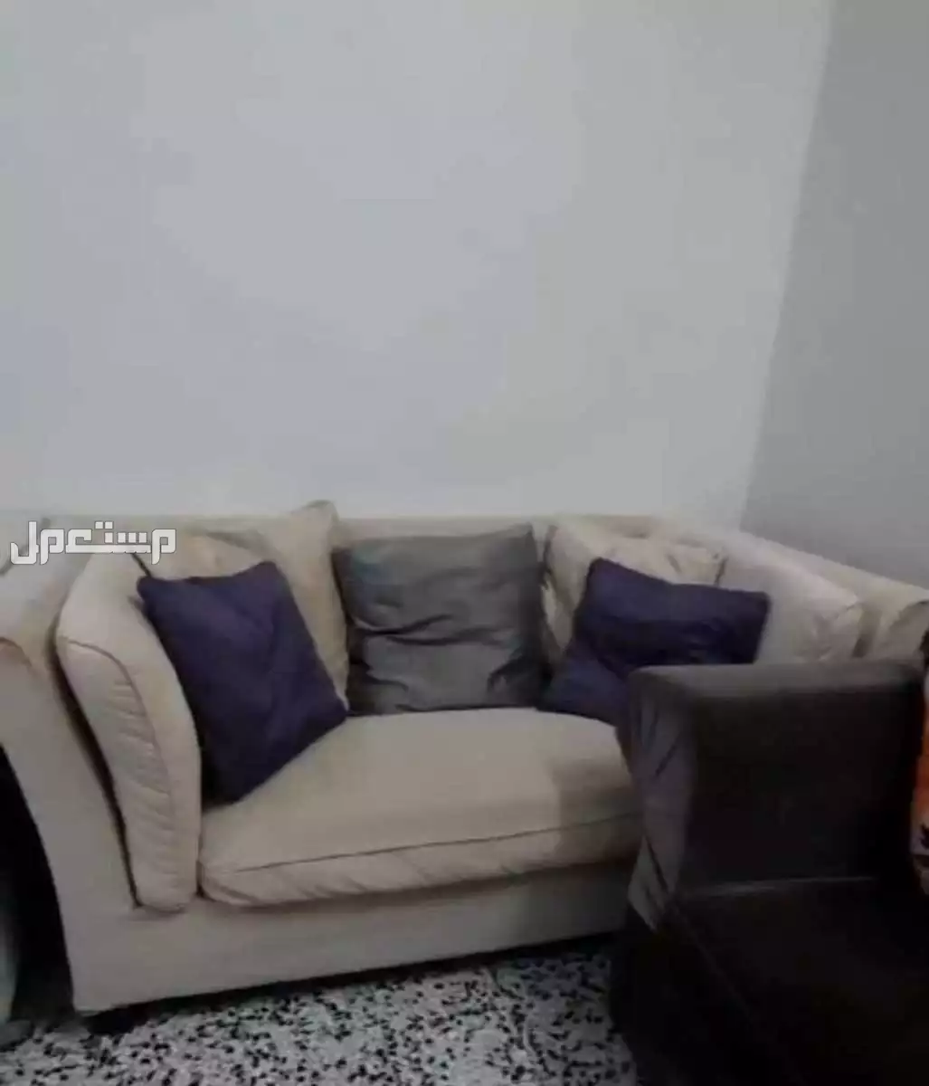 مكه المكرمه العزيزيه النسيم امام مسجد السنوسي  كنب ابيض للببع بسعر 500 ريال سعودي