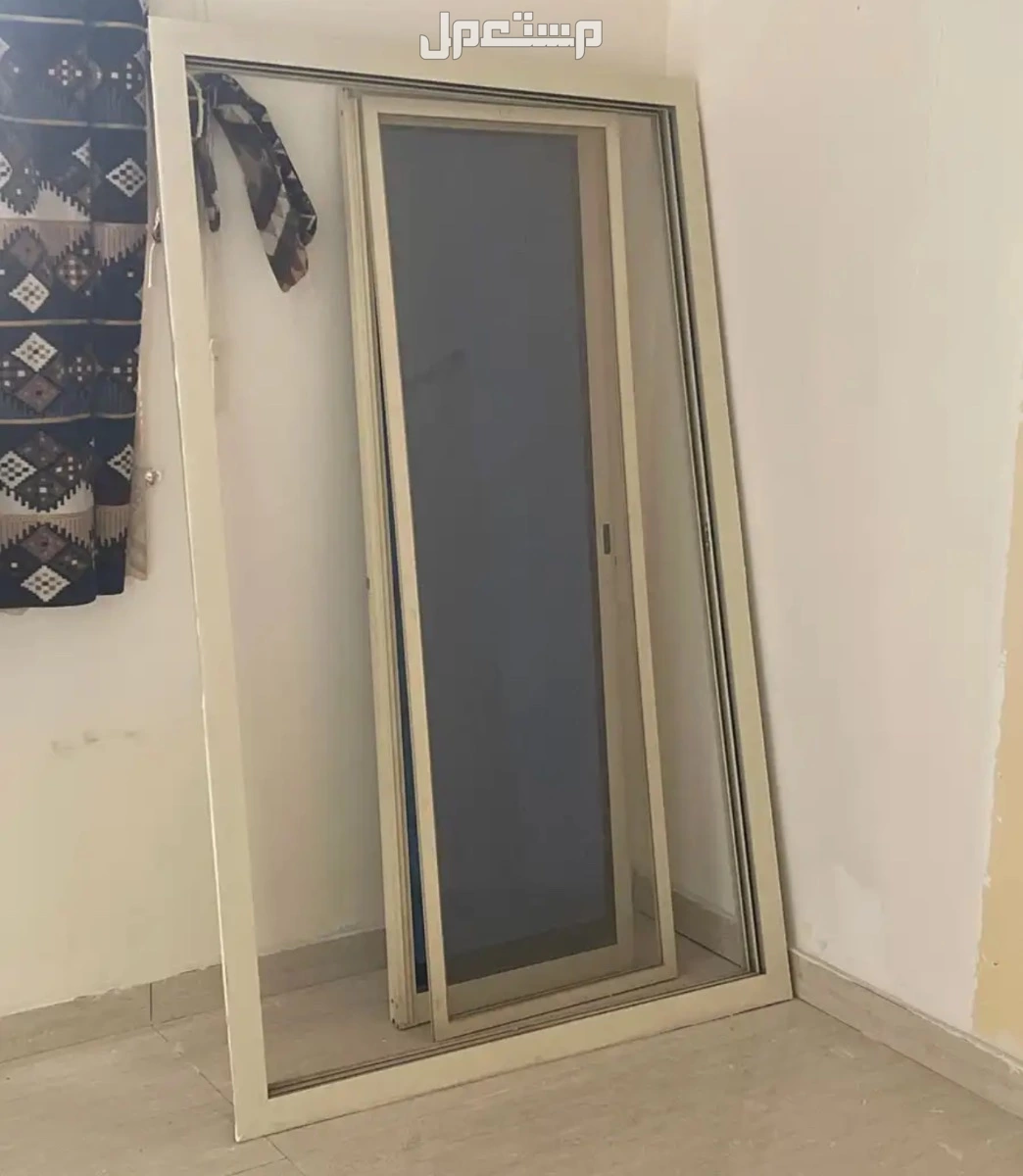 للبيع شابك في الرياض بسعر 300 ريال في الرياض بسعر 300 ريال سعودي