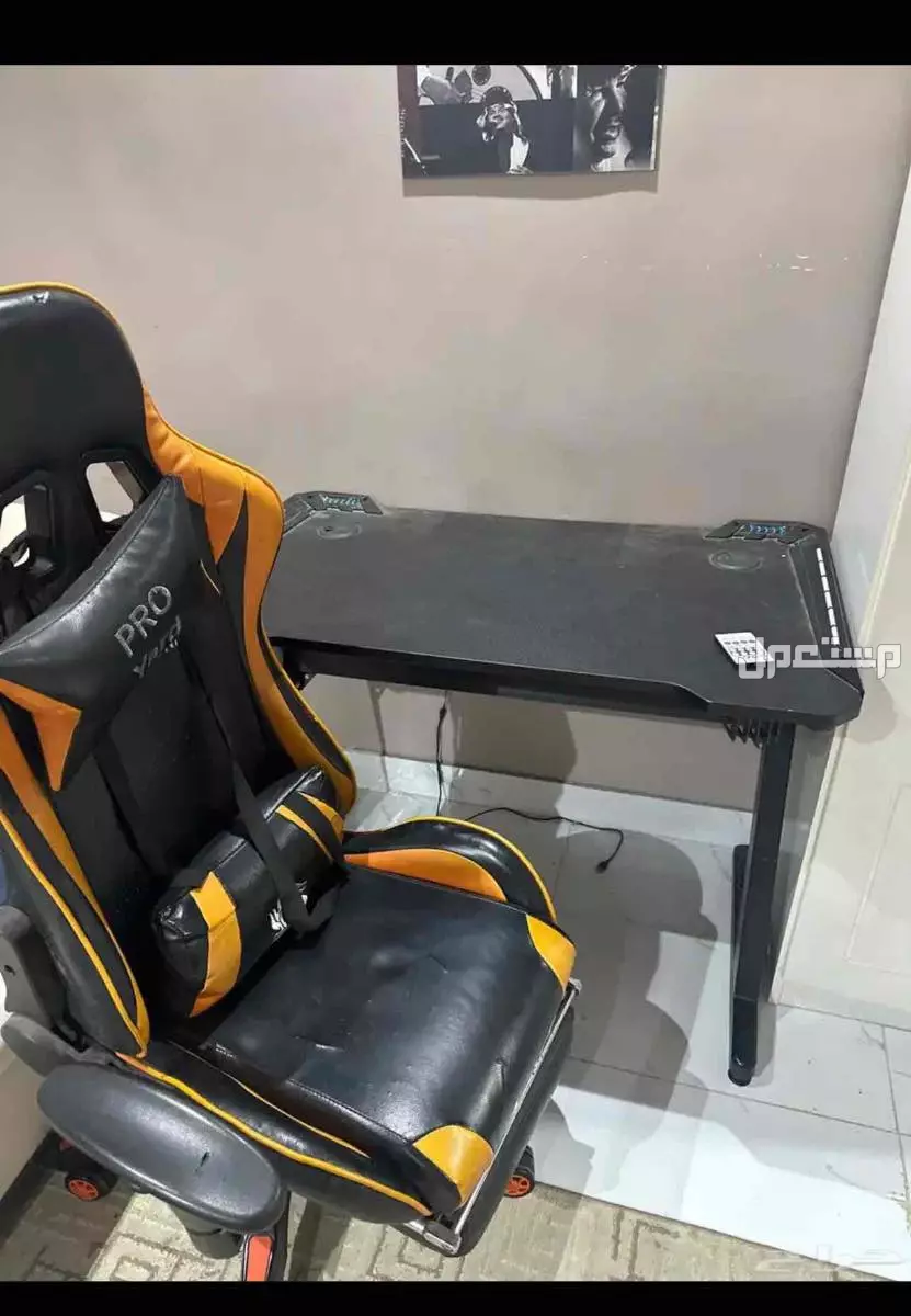 طاولة وكرسي قيمنق بجدة في جدة بسعر ألف ريال سعودي
