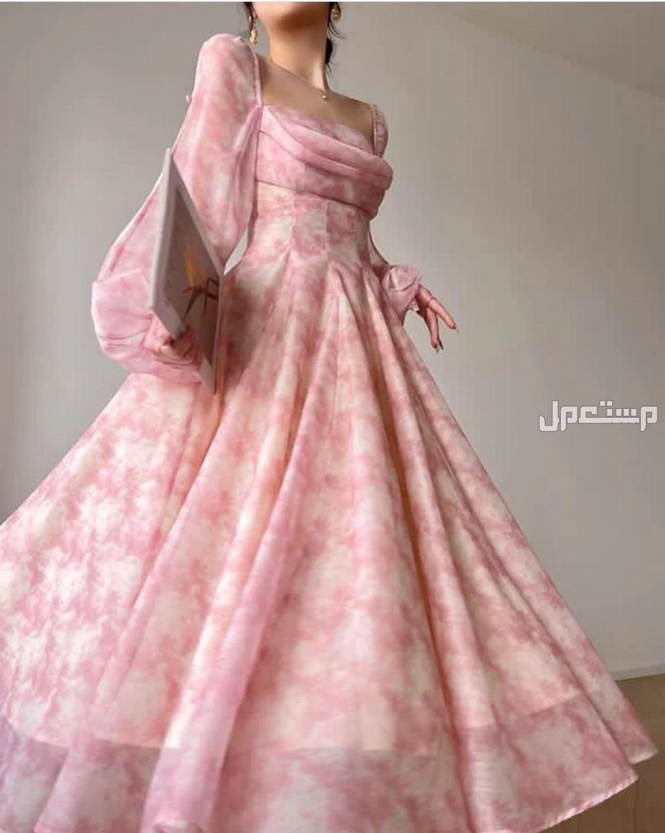 فساتين متنوعه مناسبات واعياد ورمضانية ويوم التأسيس نشحن لكافه مدن المملكة وخدمة توصيل للبيت      في طريف بسعر 200 ريال سعودي