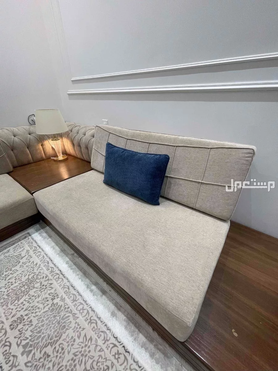 للبيع طقم كنب كامل لون بيج في جدة بسعر 2500 ريال