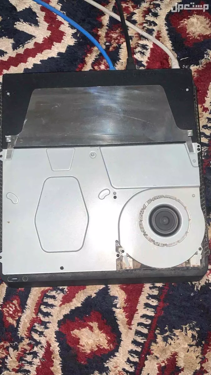 سوني فور سلم مع يديتين وشريط قراند في الرياض بسعر 950 ريال سعودي