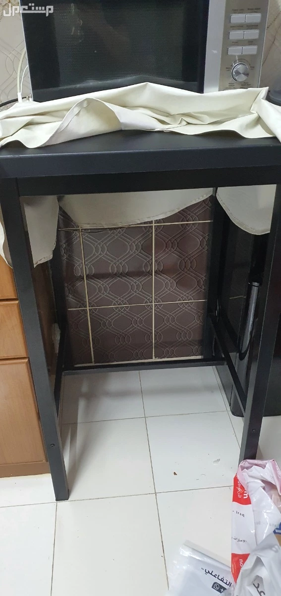 سرير طفل بحالة جيده وكنب عدد 2 بحالة جيده جدا وطاولة مطبخ مع كرسين عاليين  بحالة ممتازة  ومنظم دروج وطاولة تلفاز في الرياض السليمانية بسعر 1500 ريال سعودي