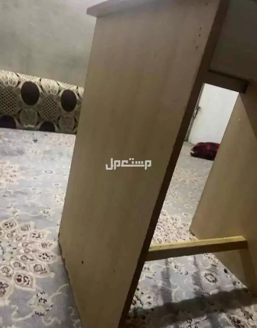 للبيع مكتبه ممتازه نوعما جيده 100﷼
