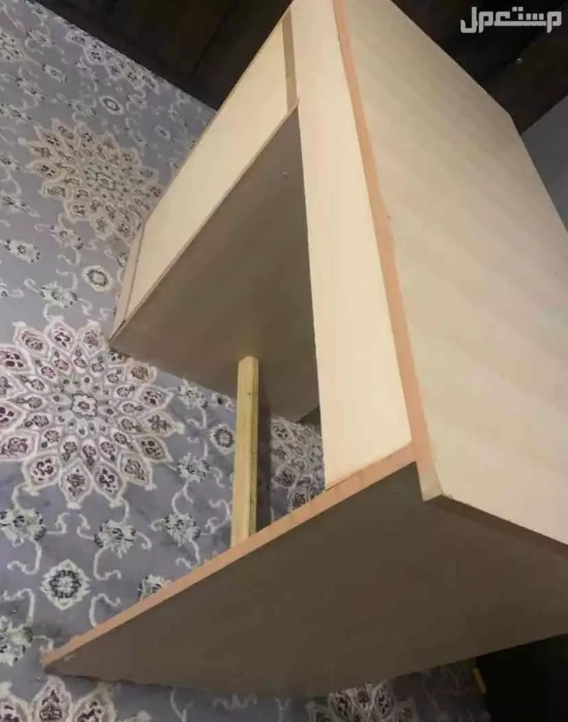 للبيع مكتبه ممتازه نوعما جيده 100﷼