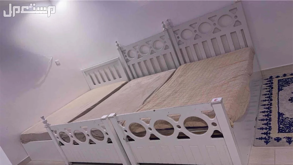 سراير للبيع مع المراتب نوع السرير خشب اصلي