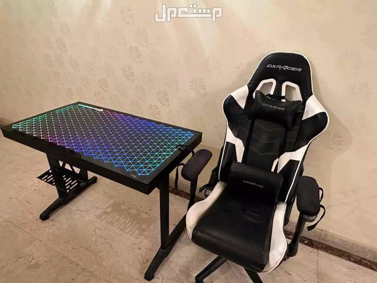 طاوله و كرسي قيمينق  للبيع في المدينة المنورة