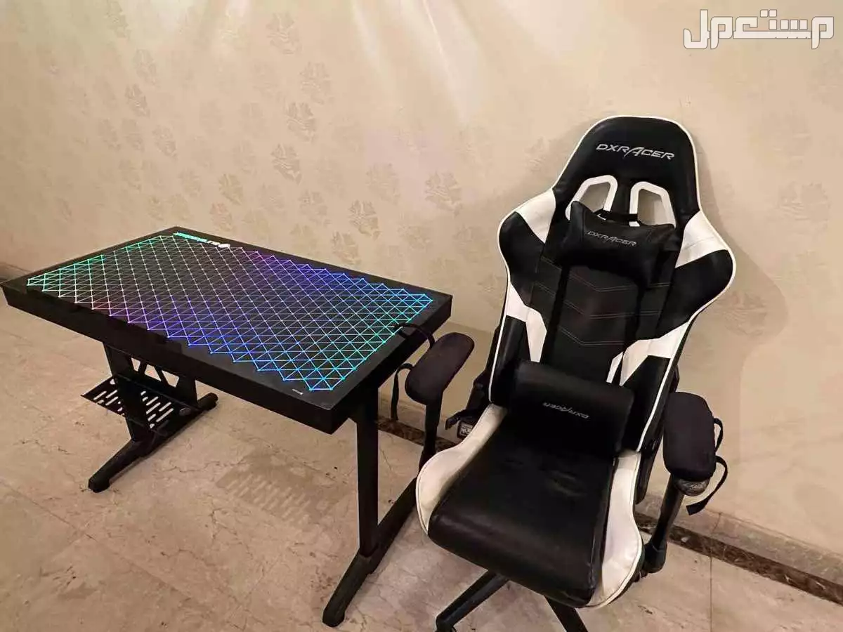 طاوله و كرسي قيمينق  للبيع في المدينة المنورة