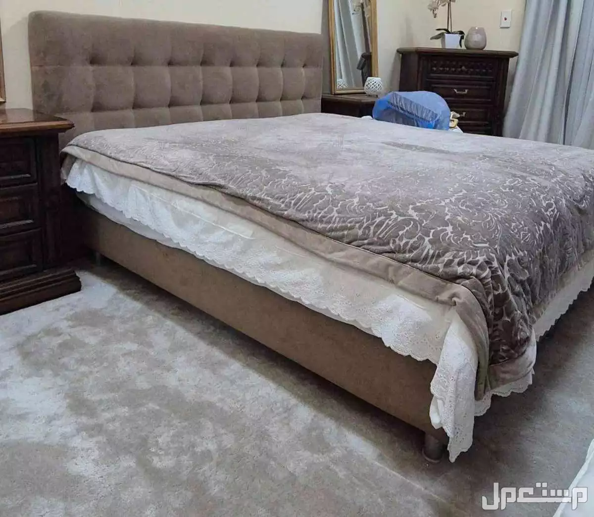 سرير كبير في الرياض للبيع 1000 ريال