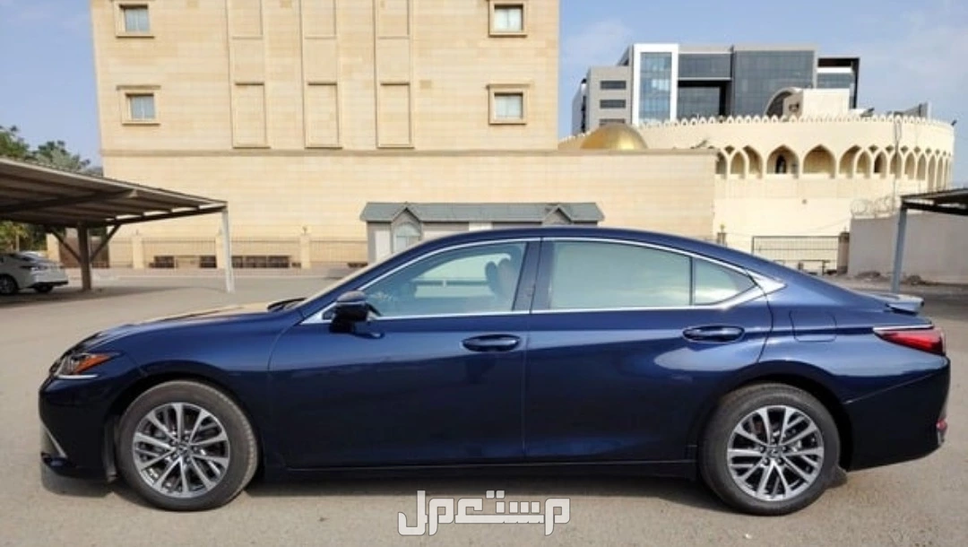 لكزس ES 2023 في جدة بسعر 155 ألف ريال سعودي