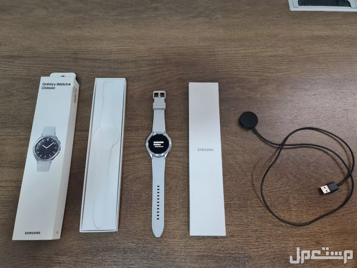 للبيع ساعة Galaxy Watch 4 classic في الرياض بسعر 450 ريال