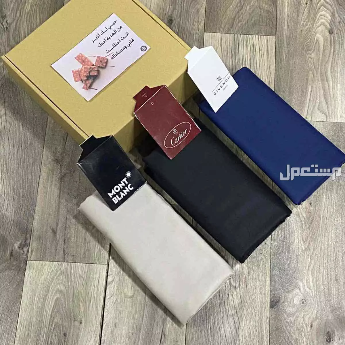 🇸🇦🇸🇦🇸🇦 عرض خاص  بوكس رجالي مع العباره صيفي🇸🇦 بوكس راقي يحتوي علي  ثلاثه اقمشه صيفيه بماركات مختلفه  🇸🇦قماش ماركة جيفنشي مع زراير المآركه وعلامة الجيب والرقبه قماش ماركة مونت