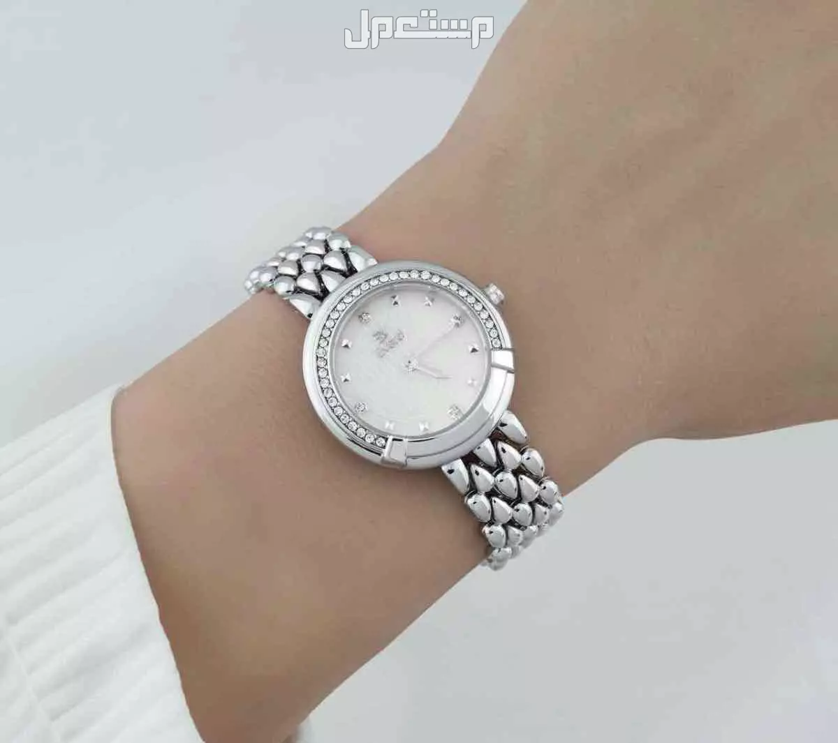 عرض خاص. ساعه +ساعه مجان 🥰  ساعه  نسائي  ضد الماء ضمان سنه ضمان اي خلل فني    ساعه عليك والثانيه علينا🥰🌹❣️