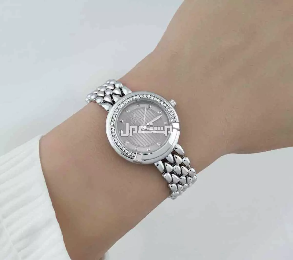 عرض خاص. ساعه +ساعه مجان 🥰  ساعه  نسائي  ضد الماء ضمان سنه ضمان اي خلل فني    ساعه عليك والثانيه علينا🥰🌹❣️