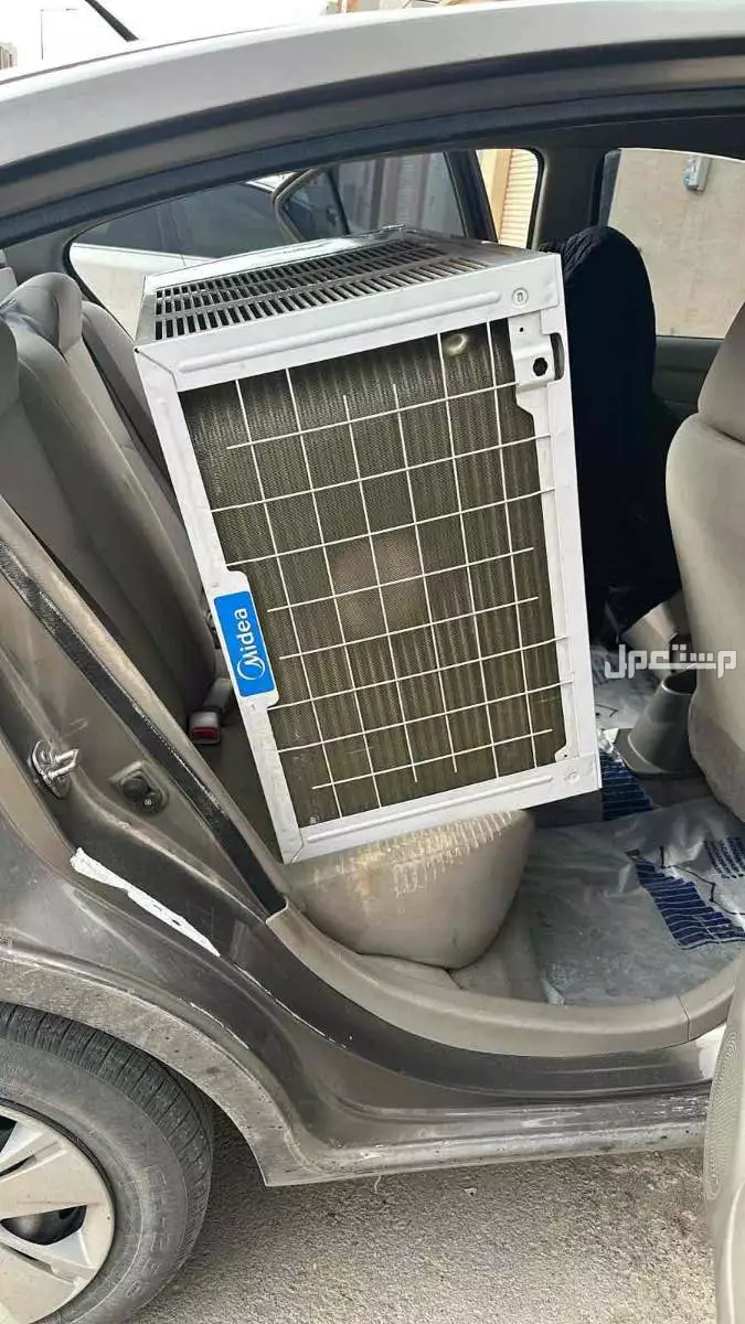مكيف اسبلت شباك 24 جميع ملحقاته موجوده