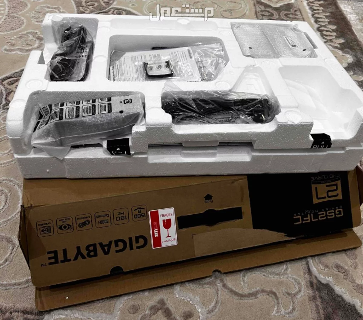 للبيع شاشة قيمنق شبه جديدة شركة جيجابايت
