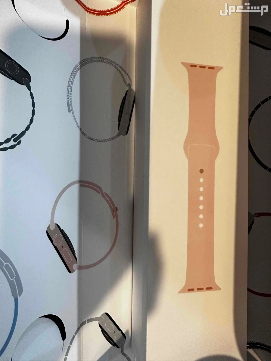 ساعة ابل الاصدار الرابع وردي  في مكة المكرمة