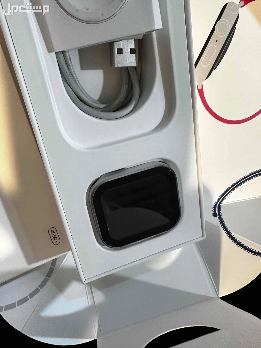 ساعة ابل الاصدار الرابع وردي  في مكة المكرمة