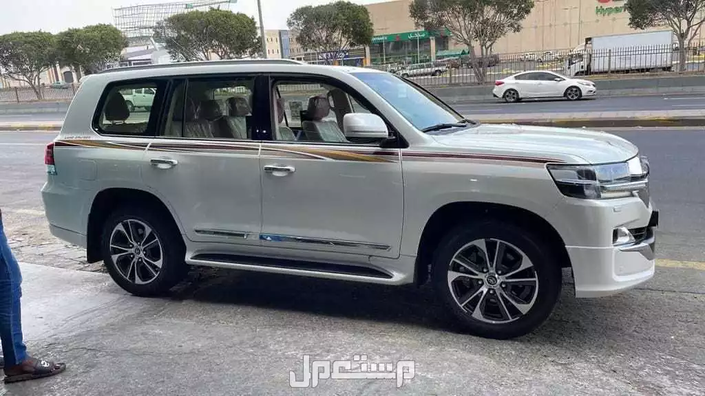 تويوتا لاندكروزر 2020 في أبو ظبي بسعر 150 ألف درهم إماراتي