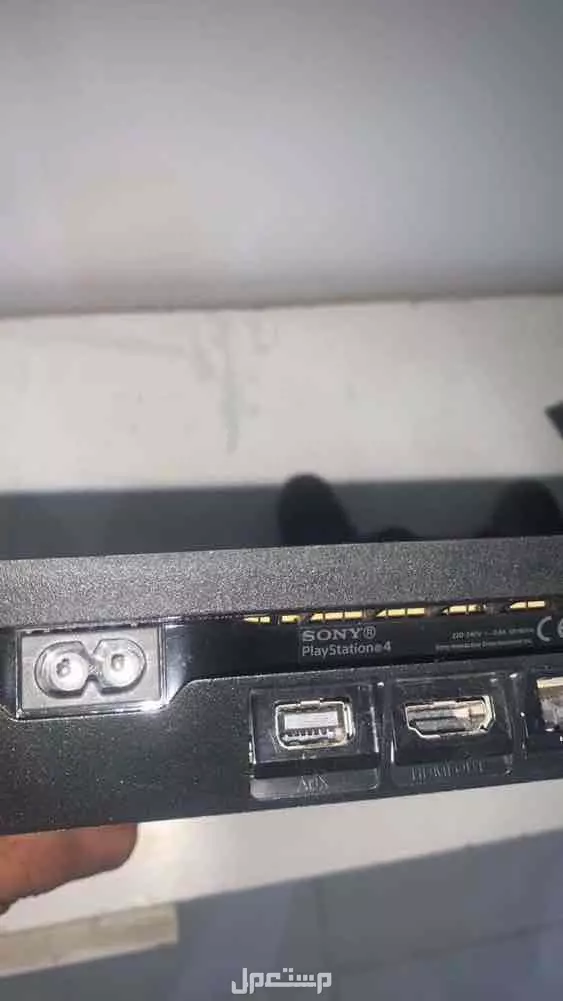 للبيع سوني 4 سليم كامل اغراضه معه في بحرة