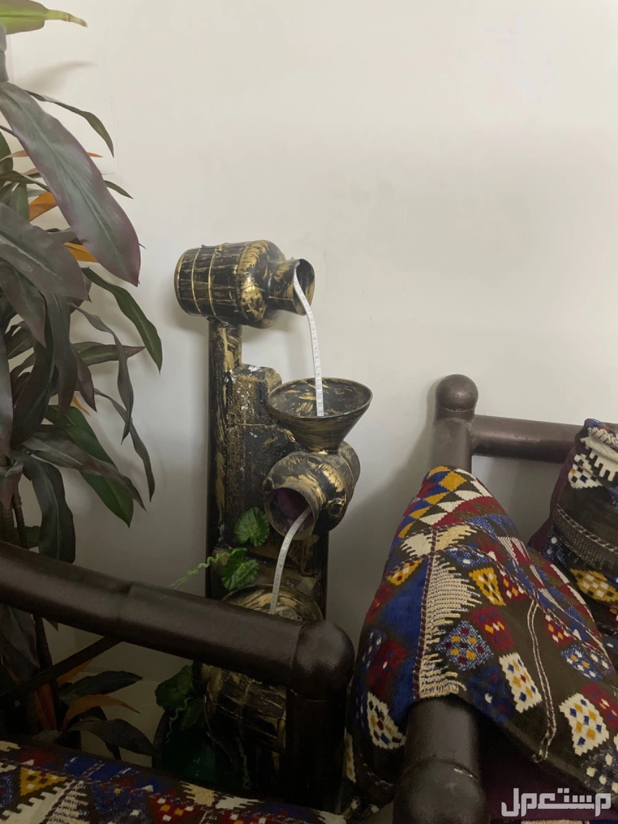 4قطع كنب خارجي +نافوره ماء بأضائاتها للبيع بالطايف حي الوسام  في الطائف بسعر 400 ريال سعودي