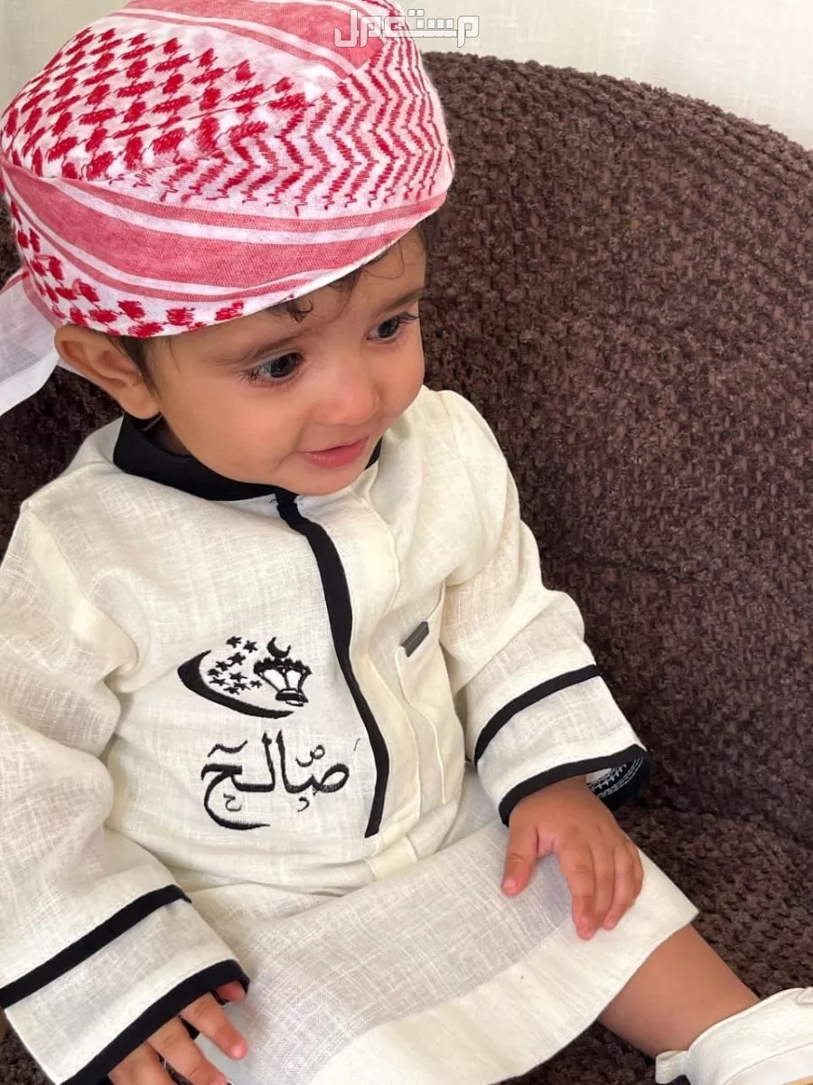 ◻️جديدنااا ..      ثوب اطفال رمضاني🌜.      ▪️ثوب اطفال بالاسم. ▪️قماش لينن سكري. ▪️تطريز الاسم حسب الطلب🪡 ▪️المقاسات:    3 اشهر الى 10 سنه.    ♦️ملاحضه يتم اضافه